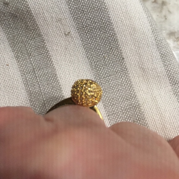 Ring - Picture 3 of 3